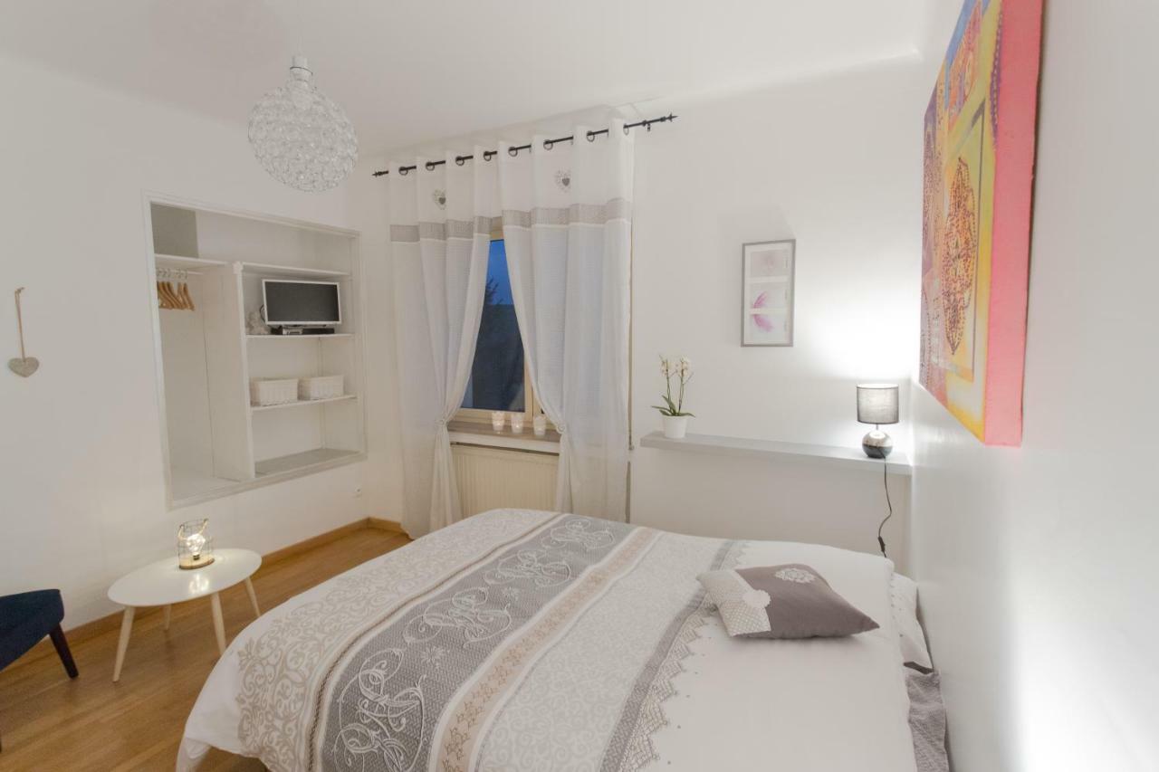Le Domaine Des Pres Hotel Lachambre Ngoại thất bức ảnh